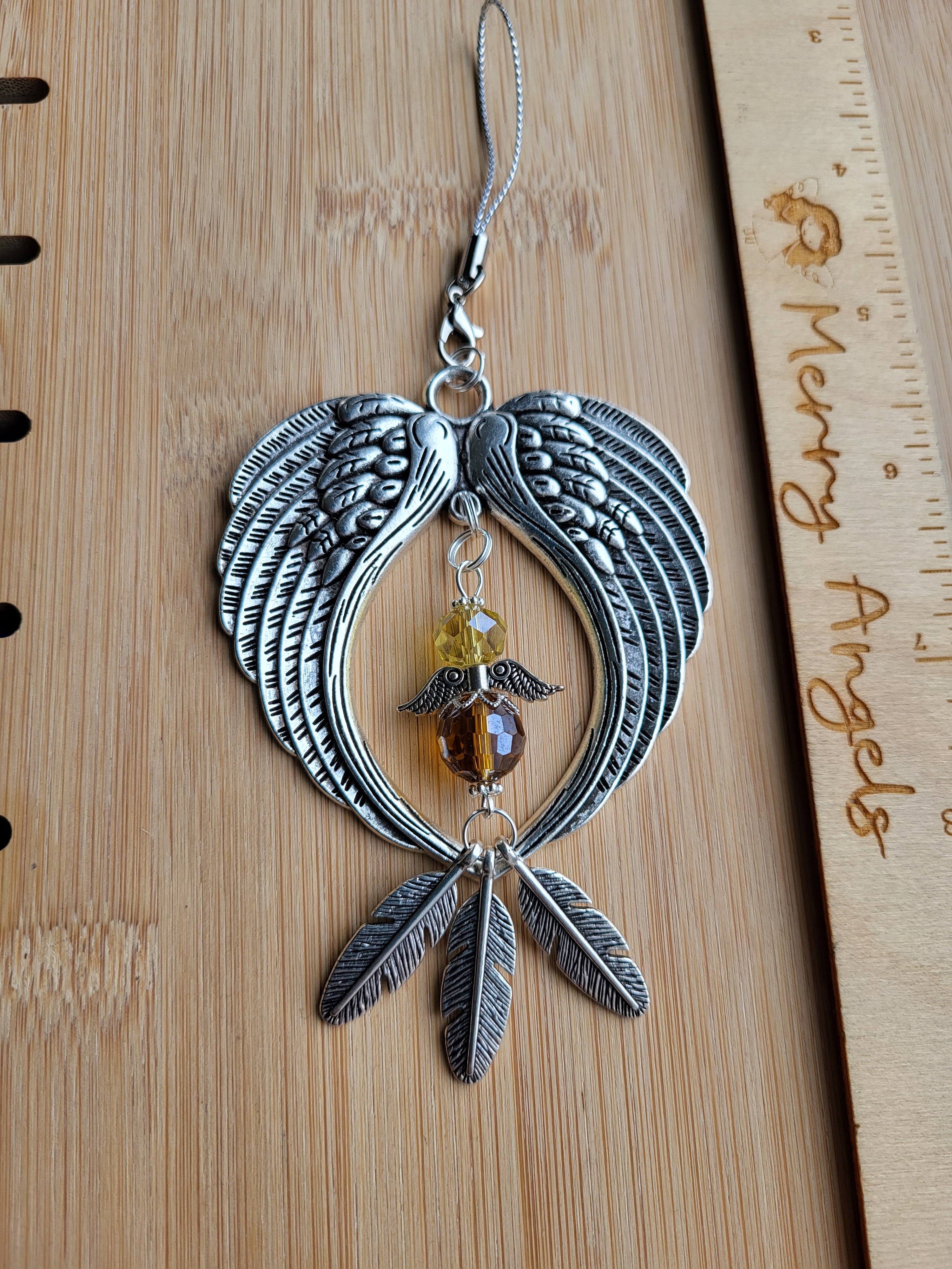 Hanging Wing, Angel and feathers